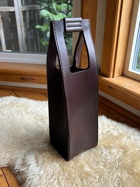 NWOT Handcrafted Leather Wine Tote